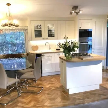 Mistletoe One Luxury With Hot Tub