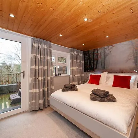 Mistletoe One Luxury With Hot Tub * Windermere