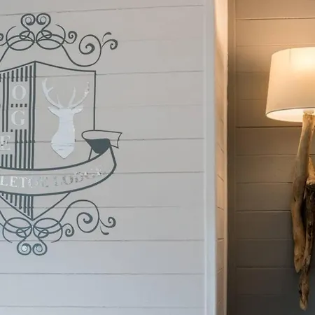 Mistletoe One Luxury With Hot Tub *