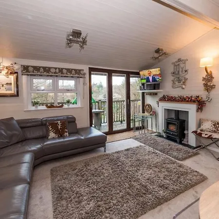 Mistletoe One Luxury With Hot Tub *