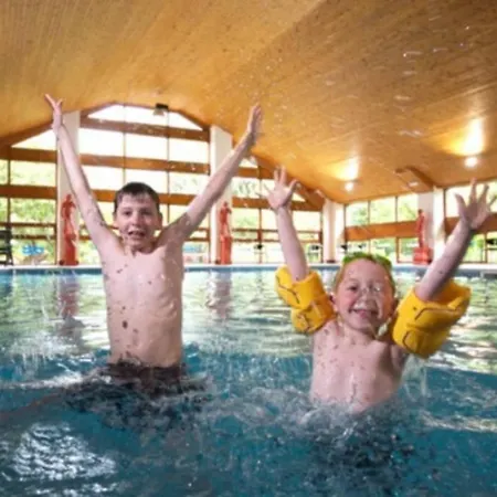 Mistletoe One Luxury With Hot Tub Windermere