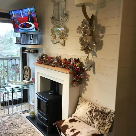 Mistletoe One Luxury With Hot Tub