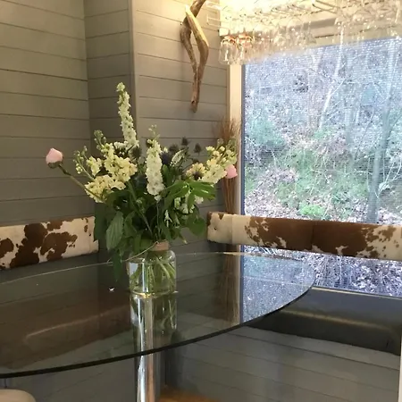 Mistletoe One Luxury With Hot Tub *