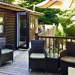 Mistletoe One Luxury With Hot Tub Feriehus *