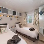 Mistletoe One Luxury With Hot Tub Feriehus *